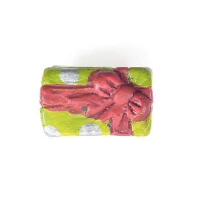 13 x 8mm Christmas Green Present Clay Bead with Red Ribbon | Natural Beads